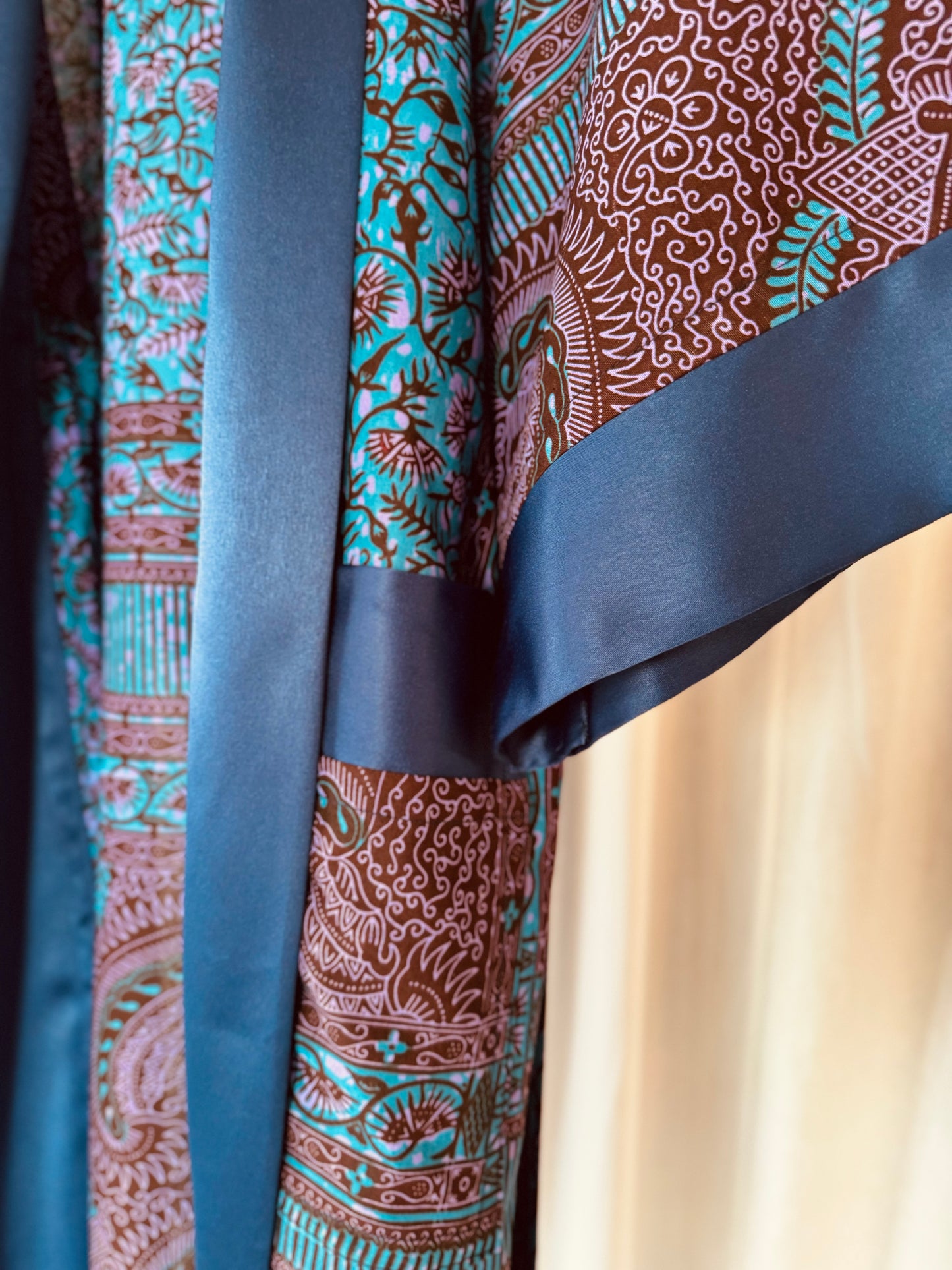 Afrikimo "Morning Glory II" - Royal Blue Satin