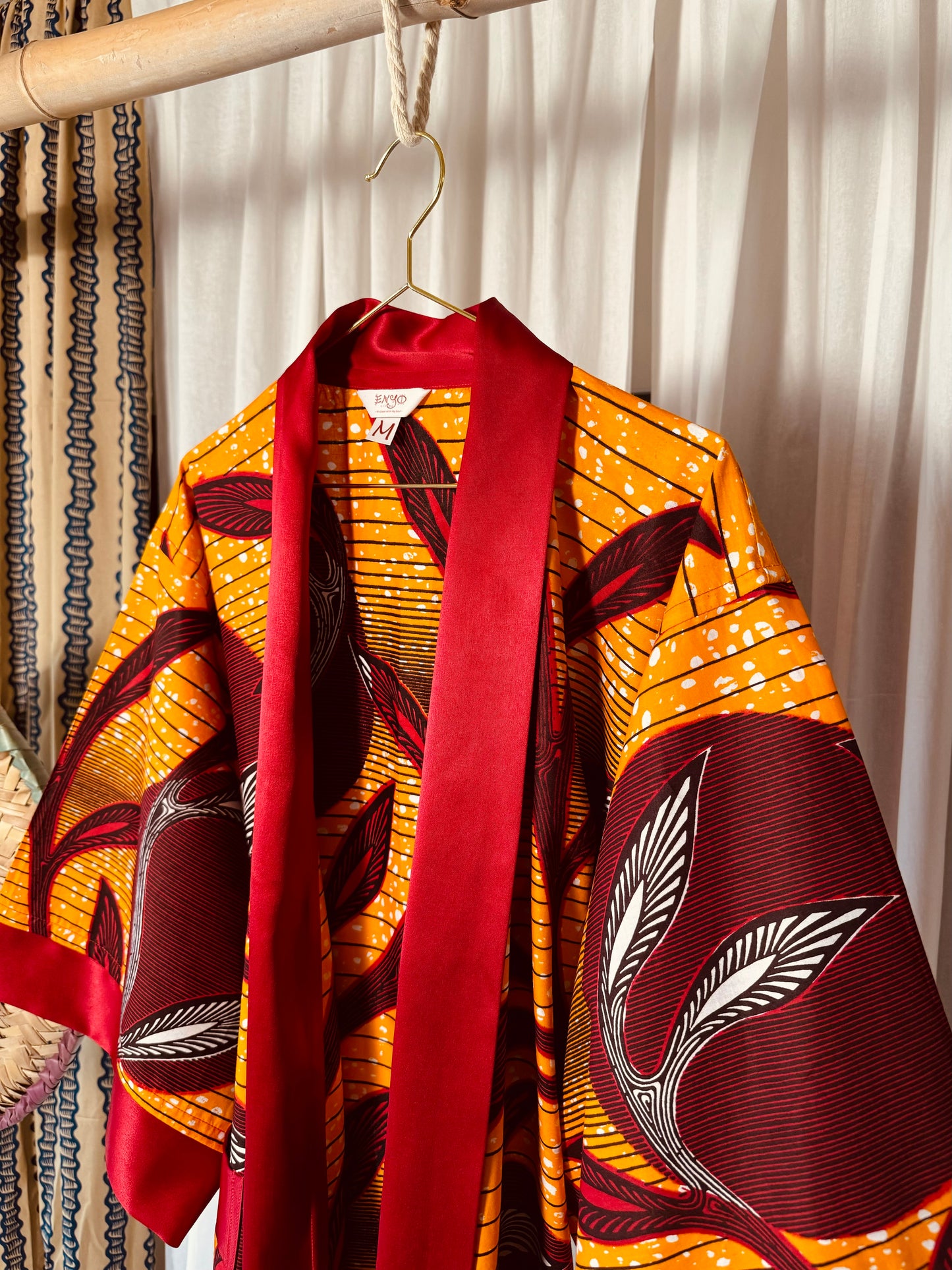 Afrikimo "Mondblume III" - Roter Satin