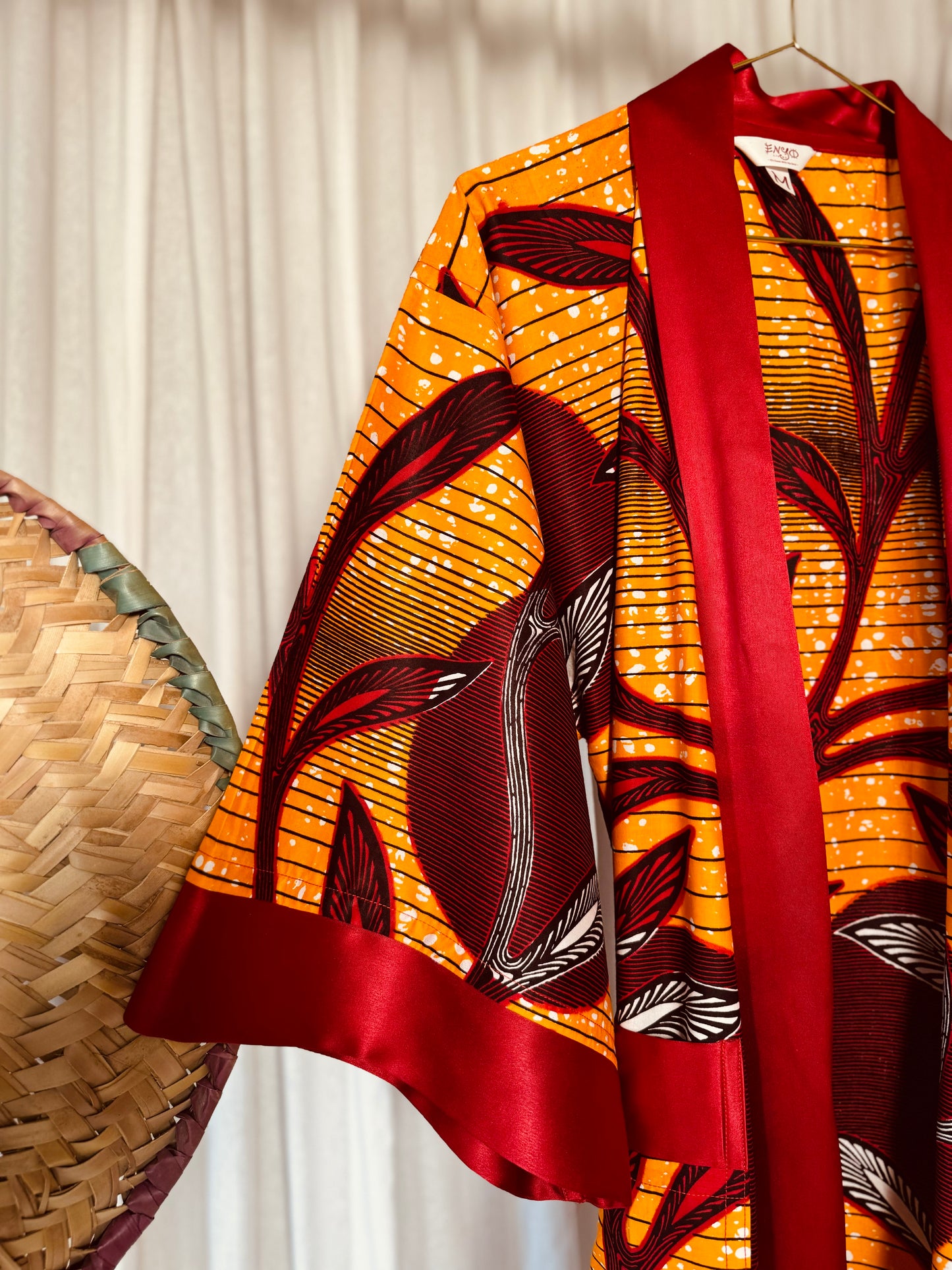 Afrikimo "Mondblume III" - Roter Satin