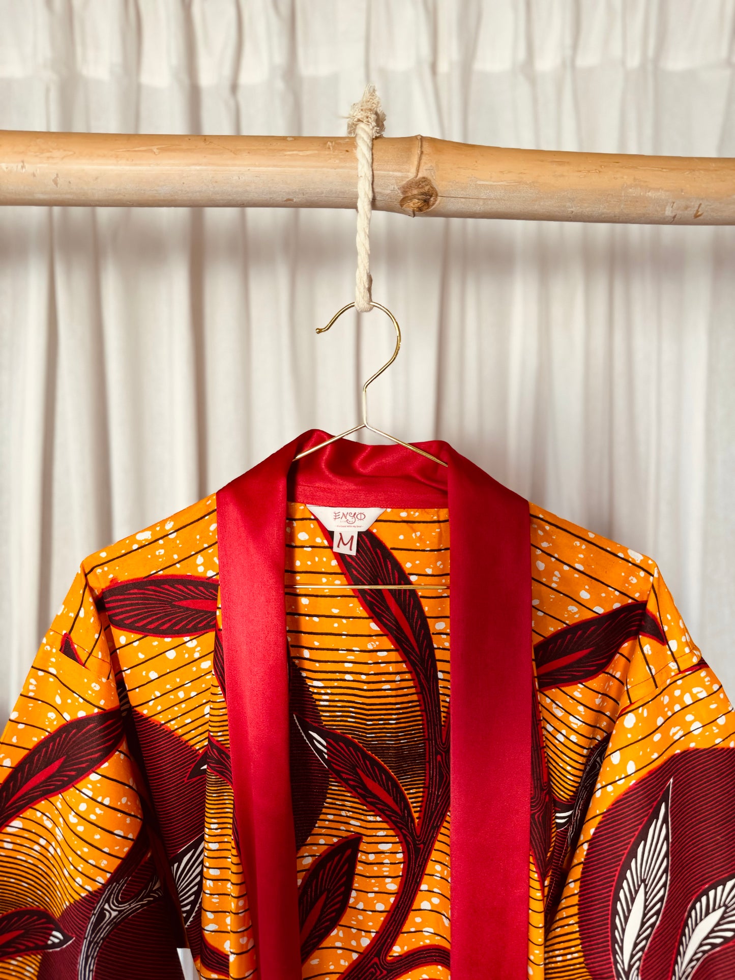 Afrikimo "Mondblume III" - Roter Satin