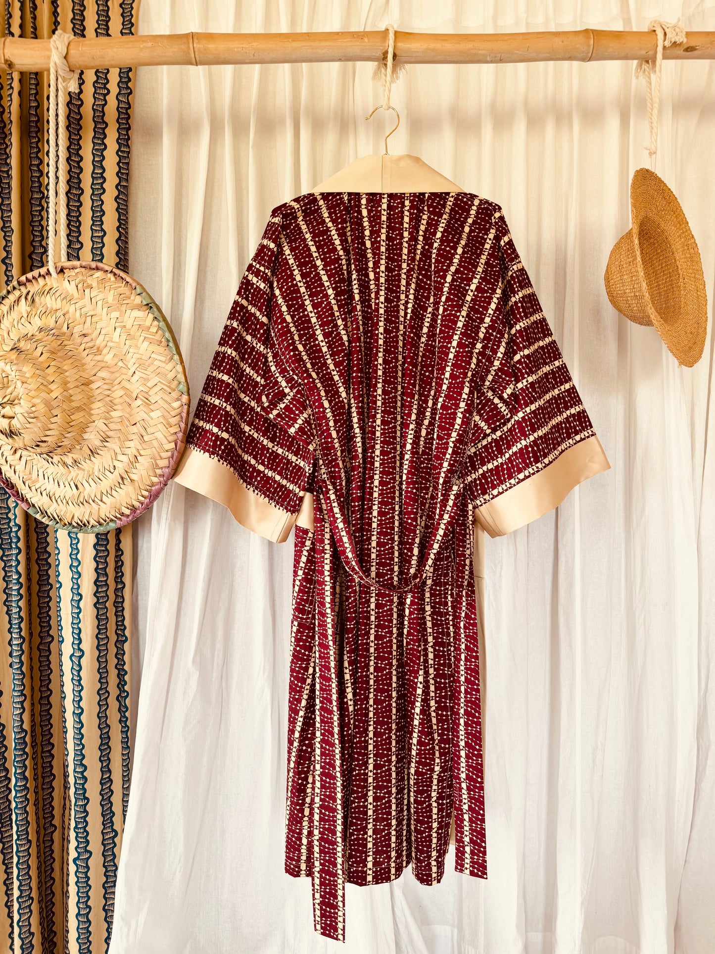 Afrikimo "Mondblume III" - Roter Satin