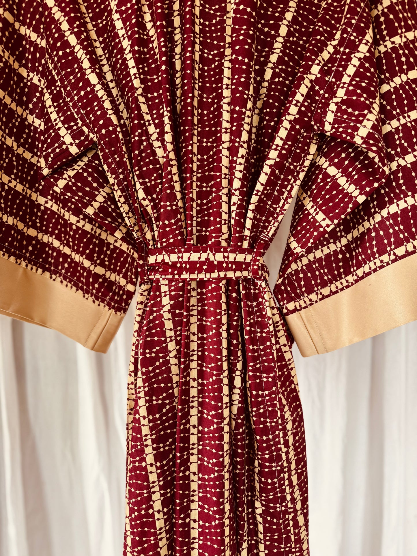 Afrikimo "Mondblume III" - Roter Satin