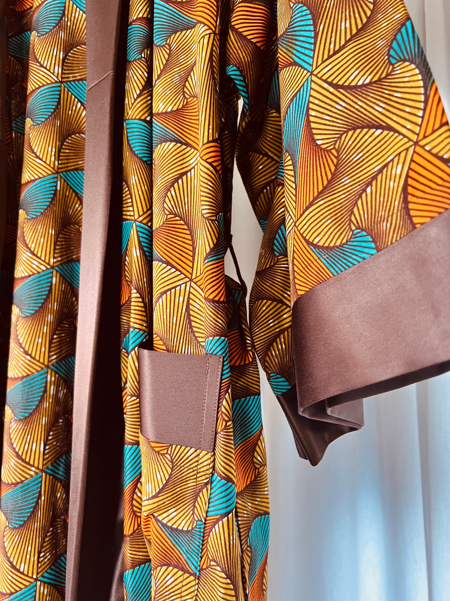 Afrikimo "Mondblume III" - Roter Satin