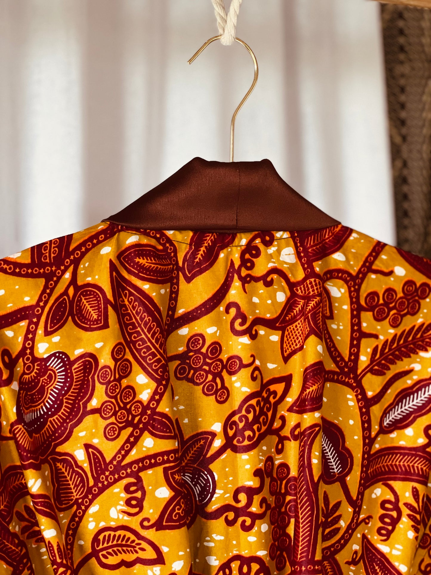 Kimono "Rise and Shine", Imprimé Africain & Satin, Marron/Orange/Vert