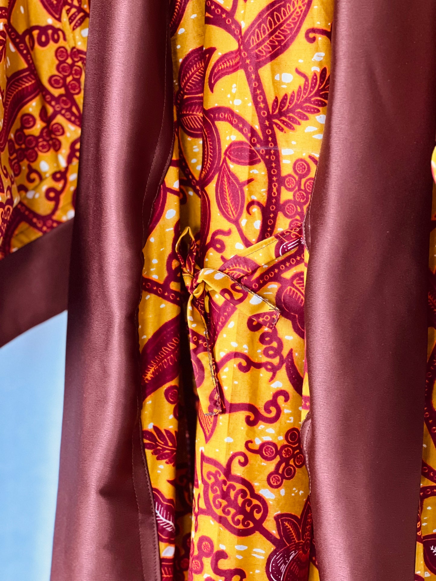 Kimono "Rise and Shine", Imprimé Africain & Satin, Marron/Orange/Vert
